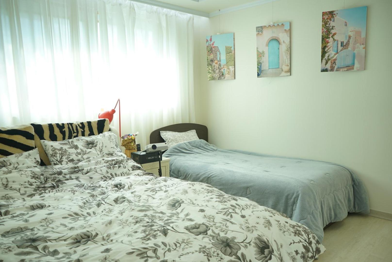 Aunt Apartment